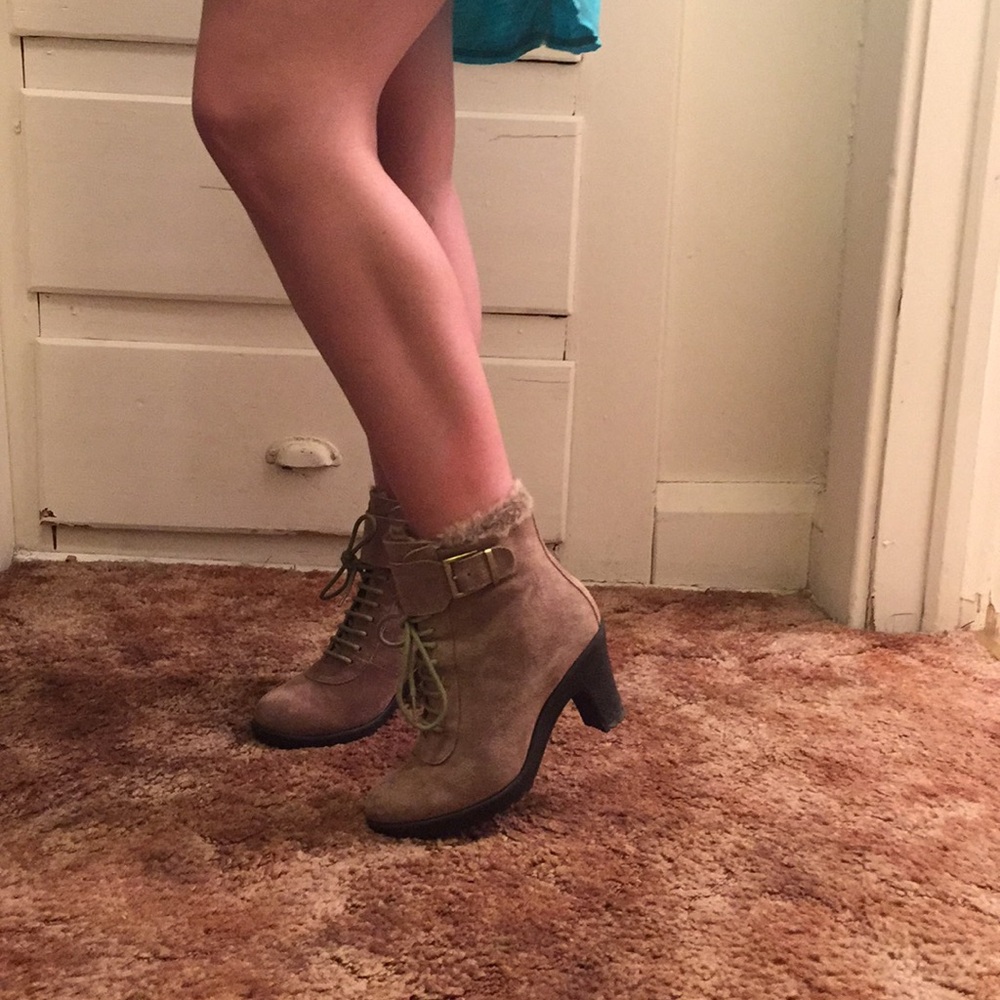 Tan fake fur winter boots.. 2 inch heel..size 6